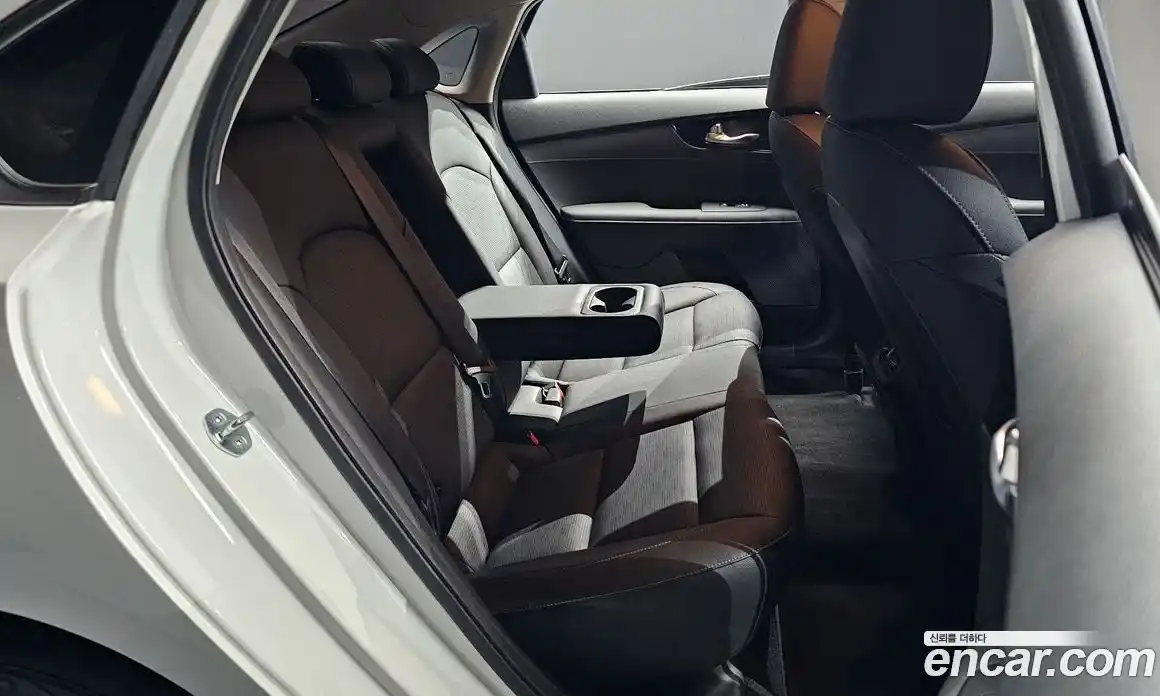 Kia K3 2022 1.6 Автомат в Москве № 321622, фото 8