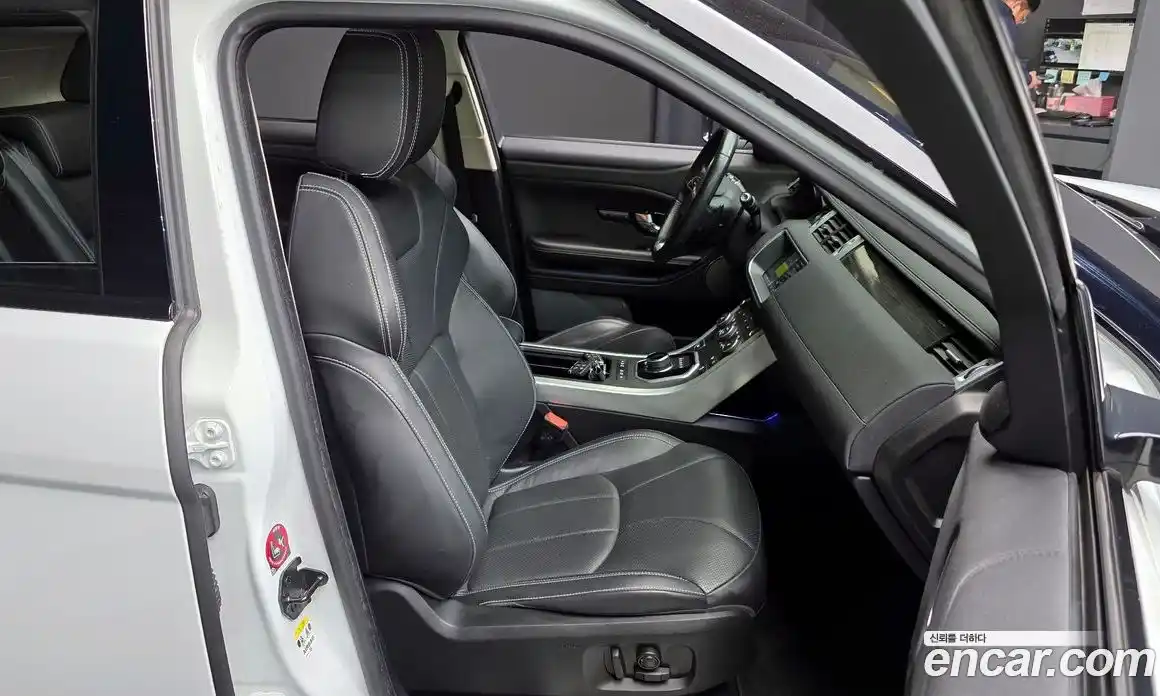 Land Rover Range-Rover Evoque 2019 2.0 Автомат в Москве № 333127, фото 17