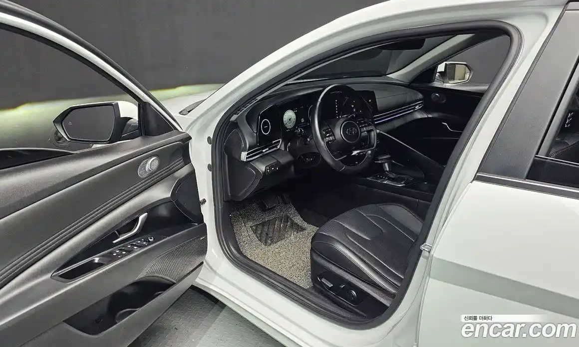 Hyundai Avante 2021 1.6 Автомат в Москве № 335448, фото 11