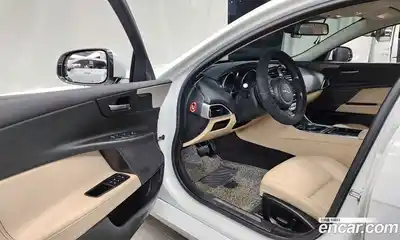 Jaguar XE 2017 2.0 Автомат в Москве № 335839, миниатюра 11