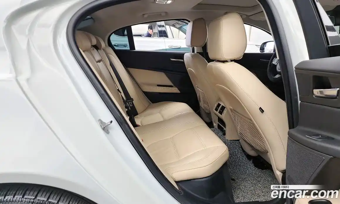 Jaguar XE 2017 2.0 Автомат в Москве № 335839, фото 14