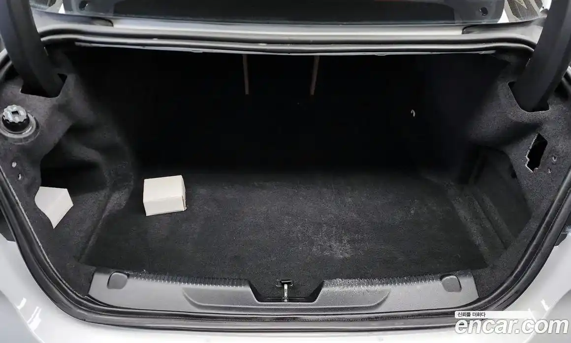 Jaguar XE 2017 2.0 Автомат в Москве № 335839, фото 15