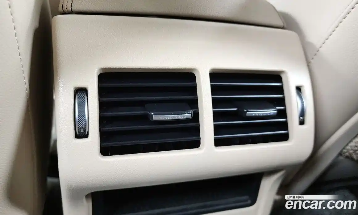 Jaguar XE 2017 2.0 Автомат в Москве № 335839, фото 19