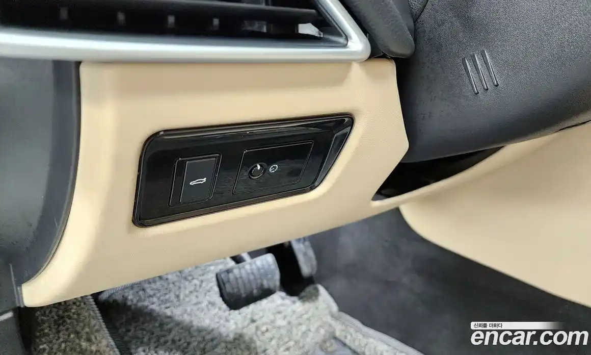 Jaguar XE 2017 2.0 Автомат в Москве № 335839, фото 20