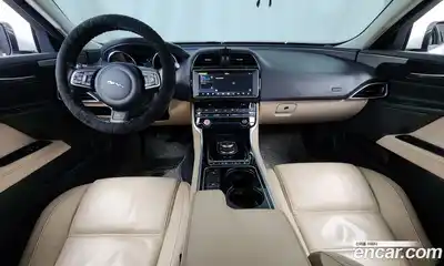 Jaguar XE 2017 2.0 Автомат в Москве № 335839, миниатюра 8