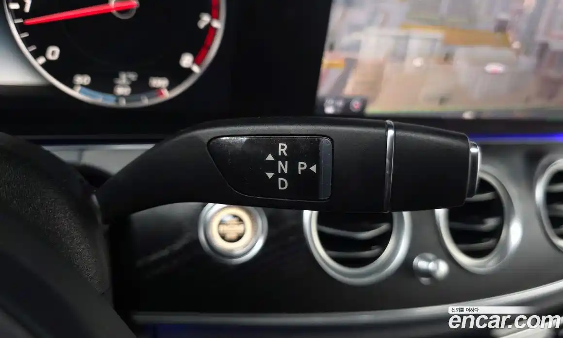 Mercedes-Benz E-Class 2017 2.0 Автомат в Москве № 342841, фото 17