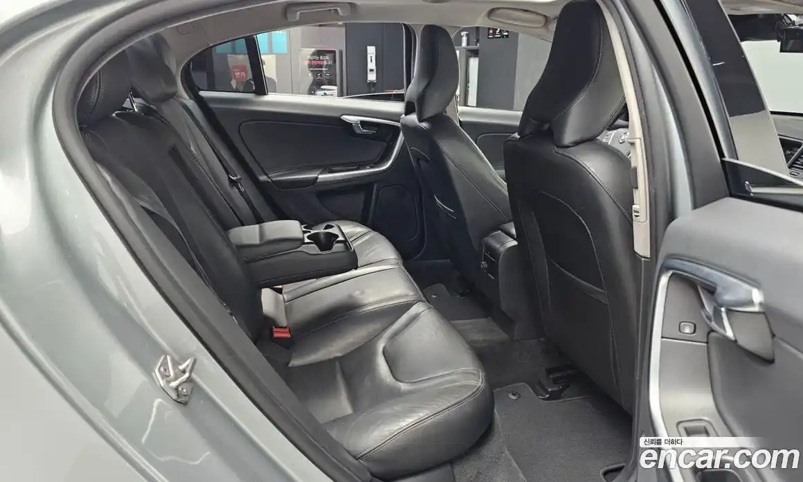 Volvo S60 2017 2.0 Автомат в Москве № 344189, фото 11