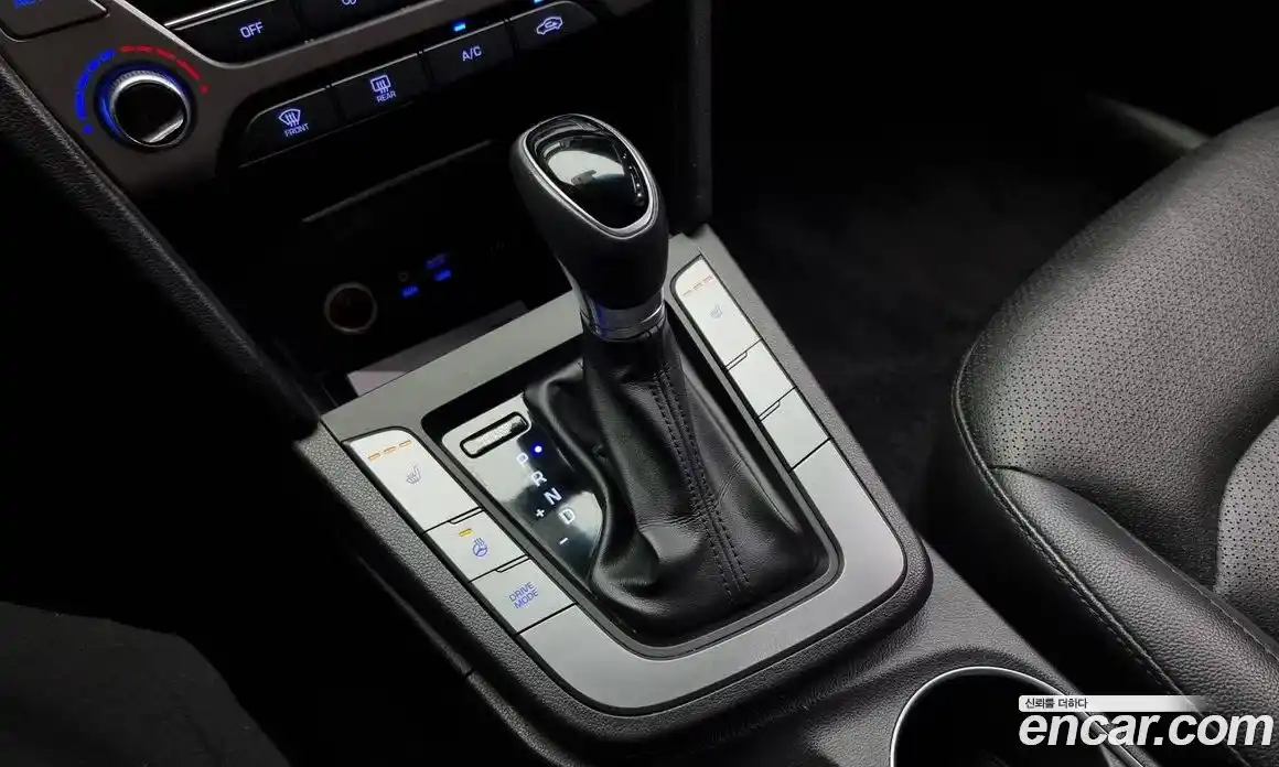 Hyundai Avante 2016 1.6 Автомат в Москве № 46871, фото 5