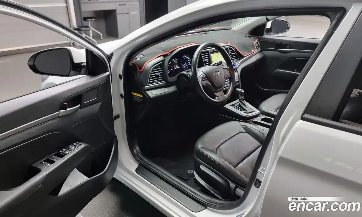 Hyundai Avante 2016 1.6 Автомат в Москве № 46871, фото 8