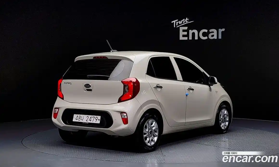 Kia Morning 2017 1.0 Автомат в Москве № 50885, фото 12