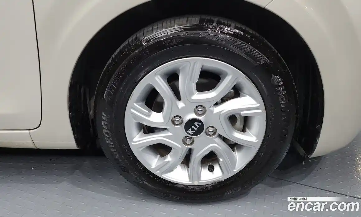 Kia Morning 2017 1.0 Автомат в Москве № 50885, фото 19