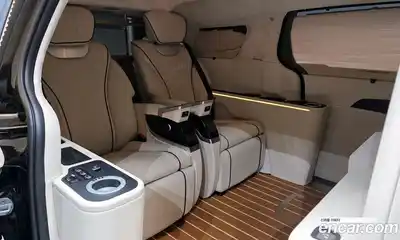 Kia Canival 2023 3.5 Автомат в Москве № 10214, миниатюра 9