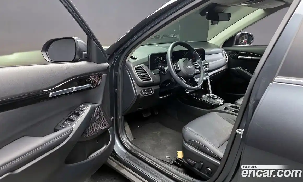 Kia Seltos 2023 1.6 Автомат в Москве № 114441, фото 7