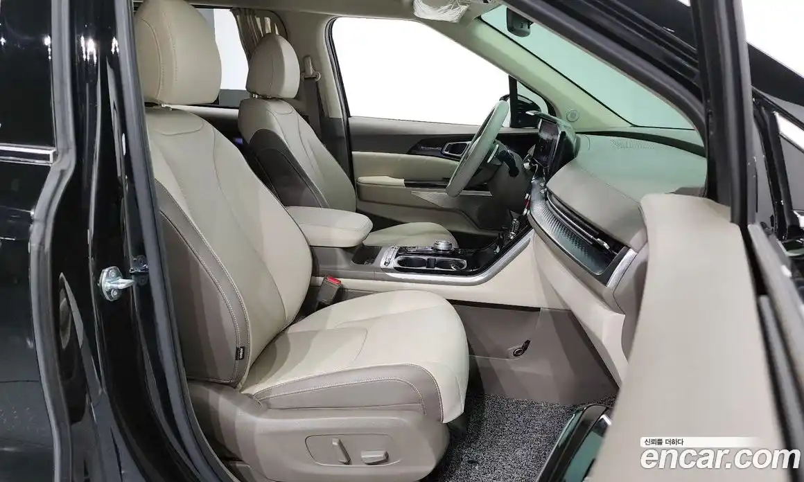 Kia Canival 2023 3.5 Автомат в Москве № 115520, фото 17