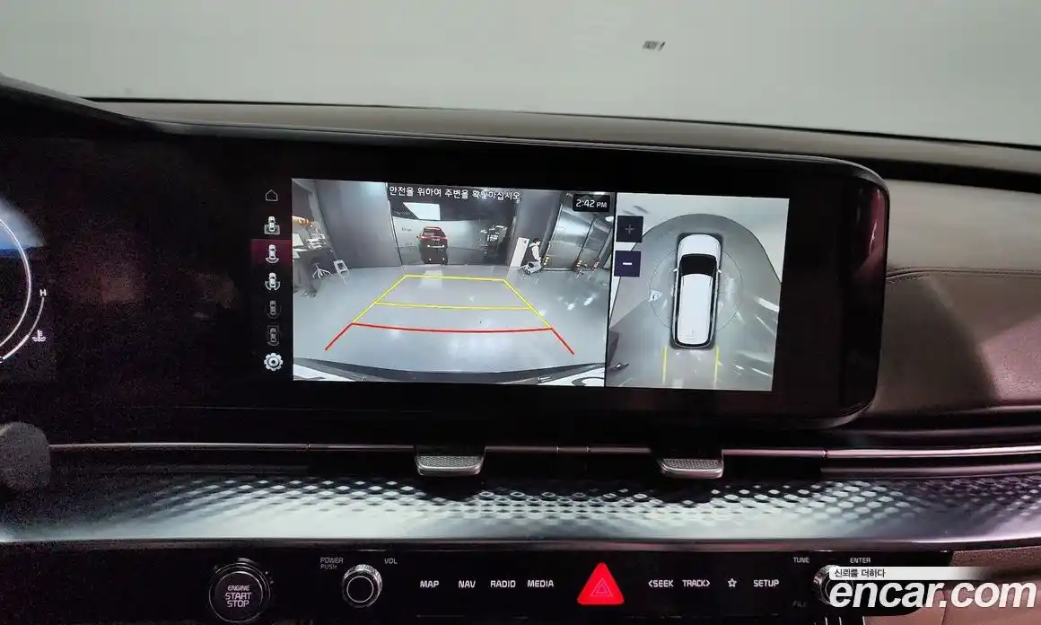 Kia Canival 2023 3.5 Автомат в Москве № 115520, фото 20