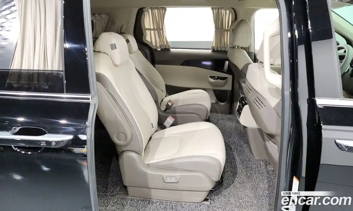 Kia Canival 2023 3.5 Автомат в Москве № 115520, фото 6