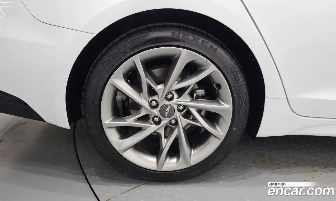 Genesis G70 2023 2.0 Автомат в Москве № 117412, фото 12