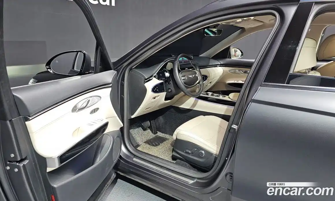 Genesis GV70 2021 2.5 Автомат в Москве № 117959, фото 7