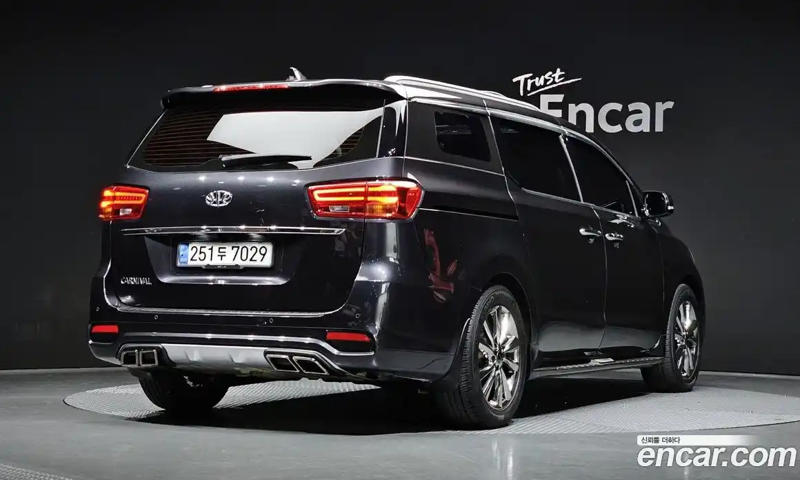 Kia Canival 2019 2.2 Автомат в Москве № 120203, фото 12