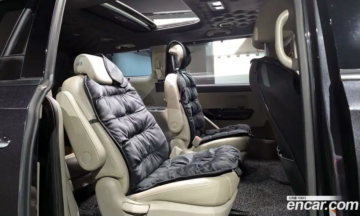 Kia Canival 2019 2.2 Автомат в Москве № 120203, фото 17