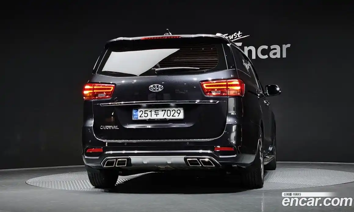 Kia Canival 2019 2.2 Автомат в Москве № 120203, фото 8