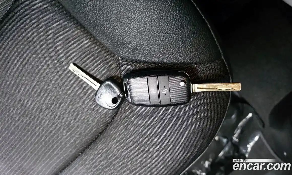 Kia Ray 2022 1.0 Автомат в Москве № 120328, фото 19