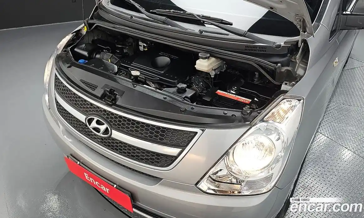 Hyundai Starex 2015 2.5 Механическая в Москве № 122391, фото 18