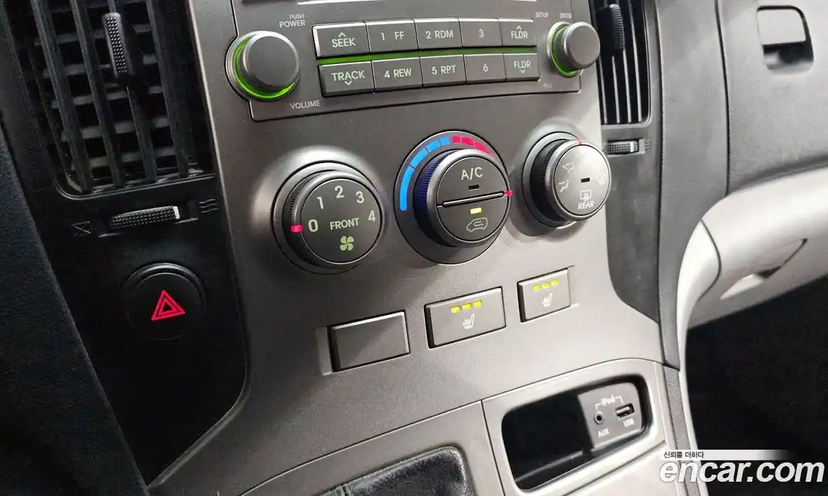 Hyundai Starex 2015 2.5 Механическая в Москве № 122391, фото 4