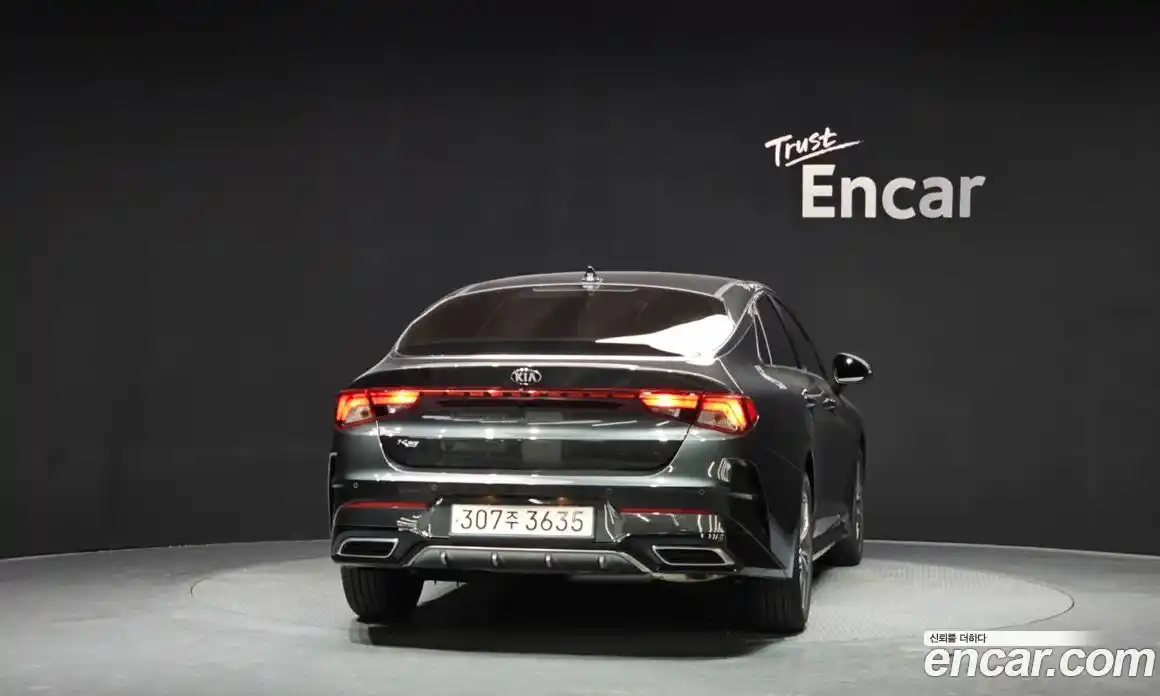 Kia K5 2020 2.0 Автомат в Москве № 132574, фото 1