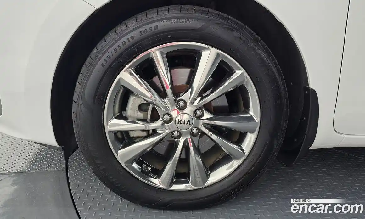 Kia Canival 2020 2.2 Автомат в Москве № 133380, фото 16