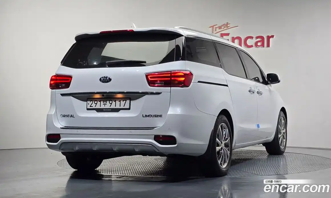 Kia Canival 2020 2.2 Автомат в Москве № 133380, фото 3