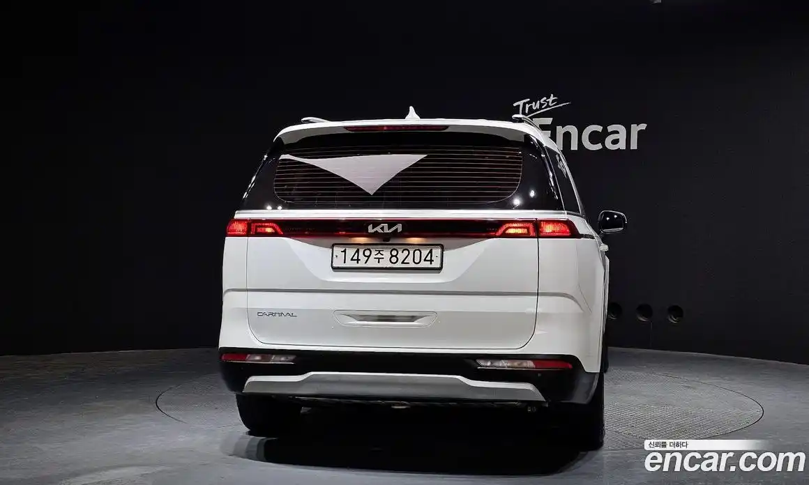 Kia Canival 2023 2.2 Автомат в Москве № 134110, фото 17