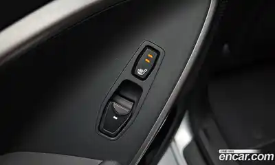 Hyundai Santa Fe 2016 2.0 Автомат в Москве № 134494, миниатюра 9