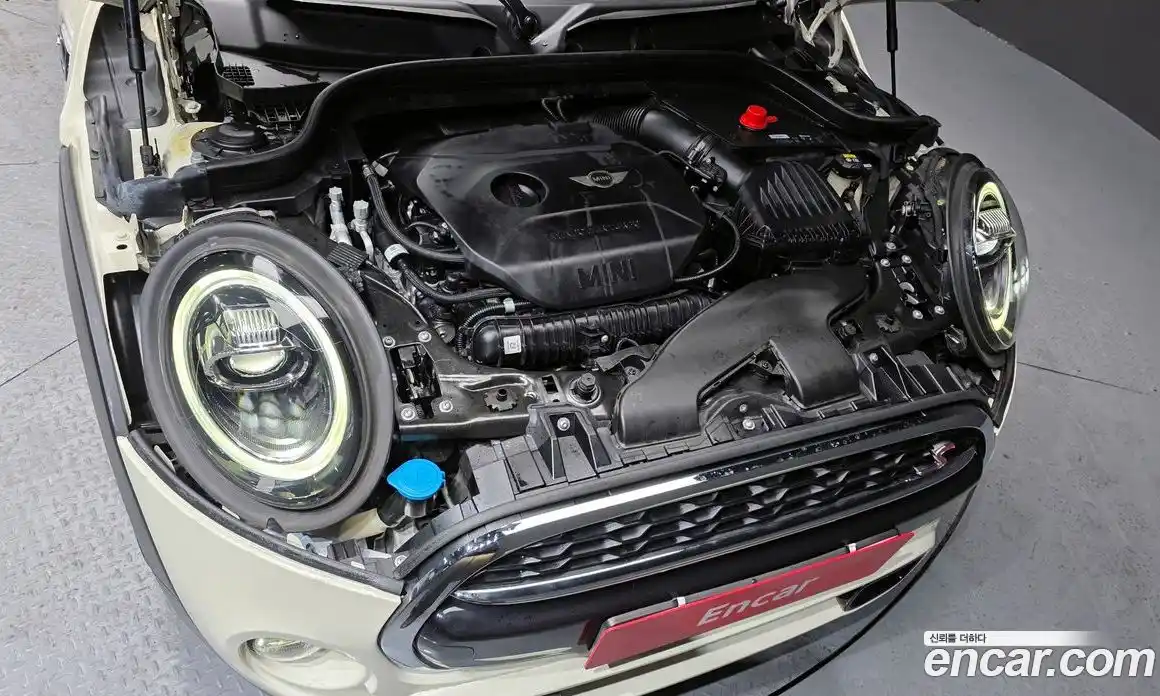 Mini Cooper 2019 2.0 Автомат в Москве № 143462, фото 13