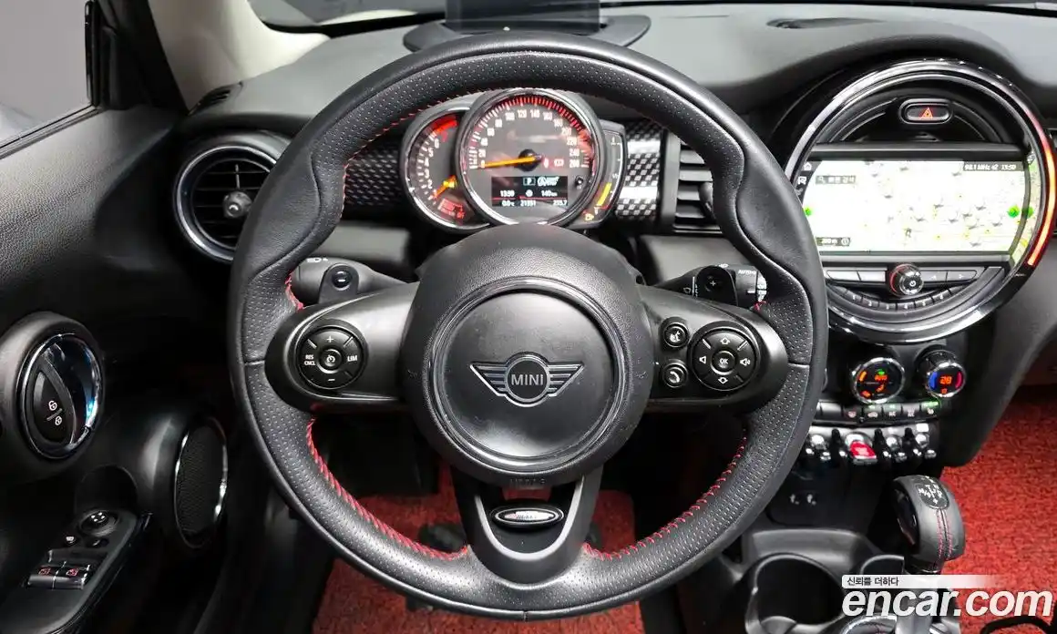 Mini Cooper 2019 2.0 Автомат в Москве № 143462, фото 16