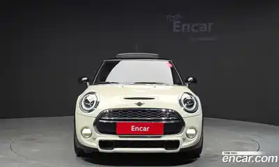 Mini Cooper 2019 2.0 Автомат в Москве № 143462, миниатюра 3