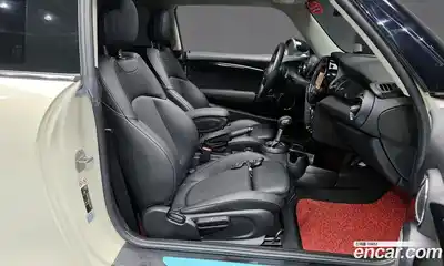Mini Cooper 2019 2.0 Автомат в Москве № 143462, миниатюра 4