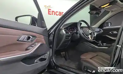 BMW 3-Series 2021 2.0 Автомат в Москве № 157236, миниатюра 3