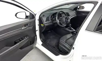 Hyundai Avante 2018 1.6 Автомат в Москве № 157559, миниатюра 2
