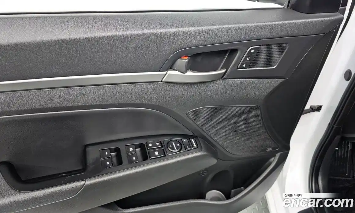 Hyundai Avante 2018 1.6 Автомат в Москве № 157559, фото 5