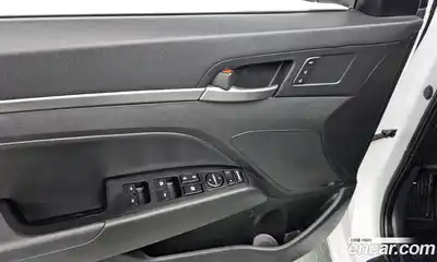 Hyundai Avante 2018 1.6 Автомат в Москве № 157559, миниатюра 5