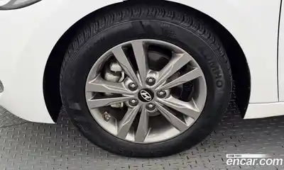 Hyundai Avante 2018 1.6 Автомат в Москве № 157559, миниатюра 8