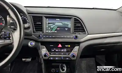 Hyundai Avante 2018 1.6 Автомат в Москве № 157559, миниатюра 9