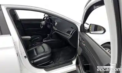 Hyundai Avante 2018 1.6 Автомат в Москве № 157559, миниатюра 10