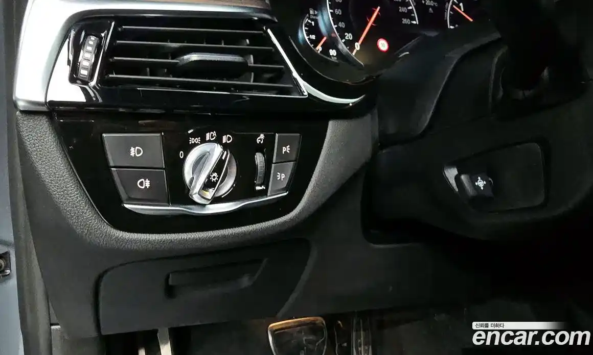 BMW 5-Series 2018 2.0 Автомат в Москве № 158969, фото 20