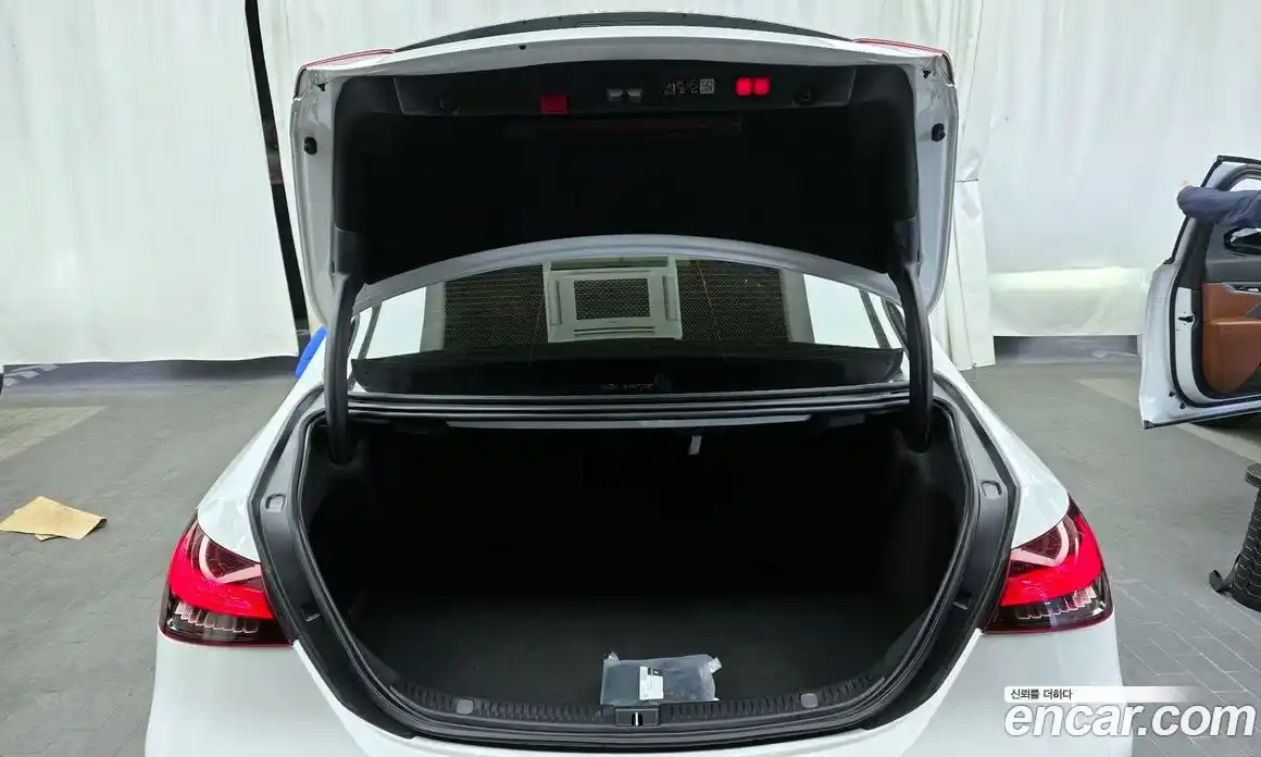 Mercedes-Benz E-Class 2023 1.9 Автомат в Москве № 160813, фото 19