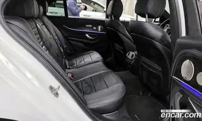 Mercedes-Benz E-Class 2023 1.9 Автомат в Москве № 160813, миниатюра 10