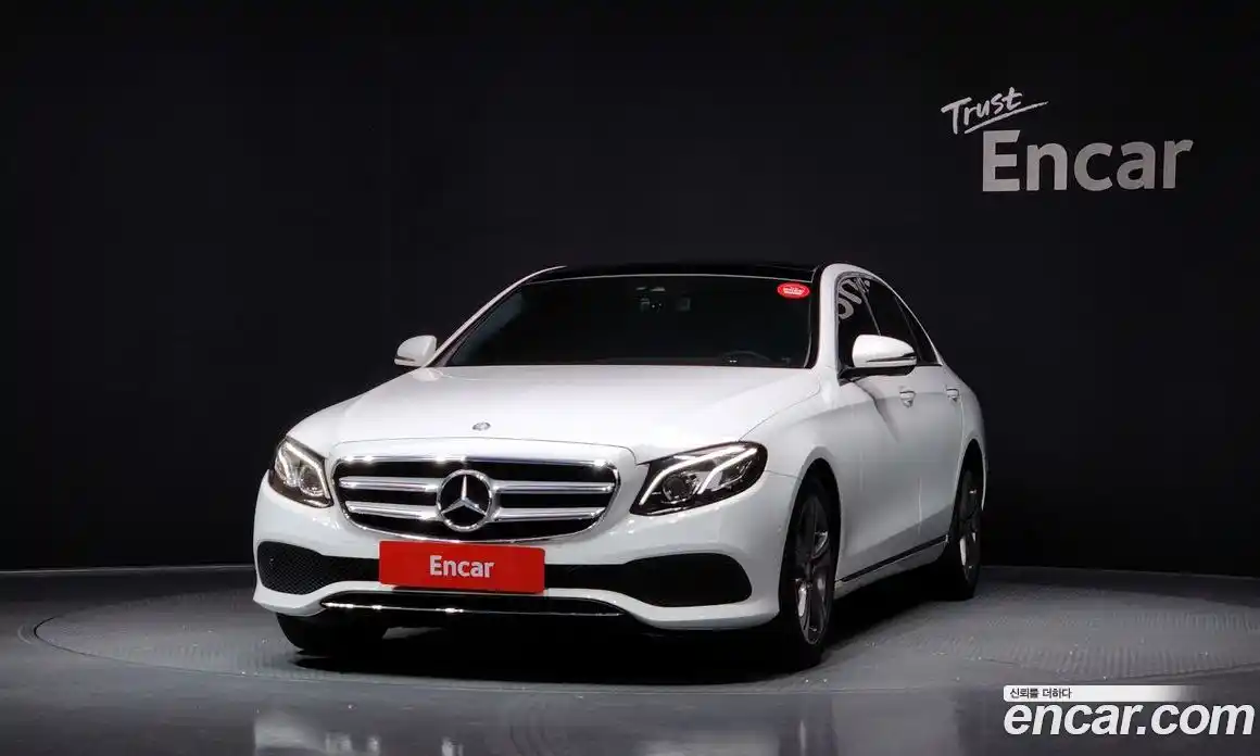 Mercedes-Benz E-Class 2017 2.0 Автомат в Москве № 160955, фото 1