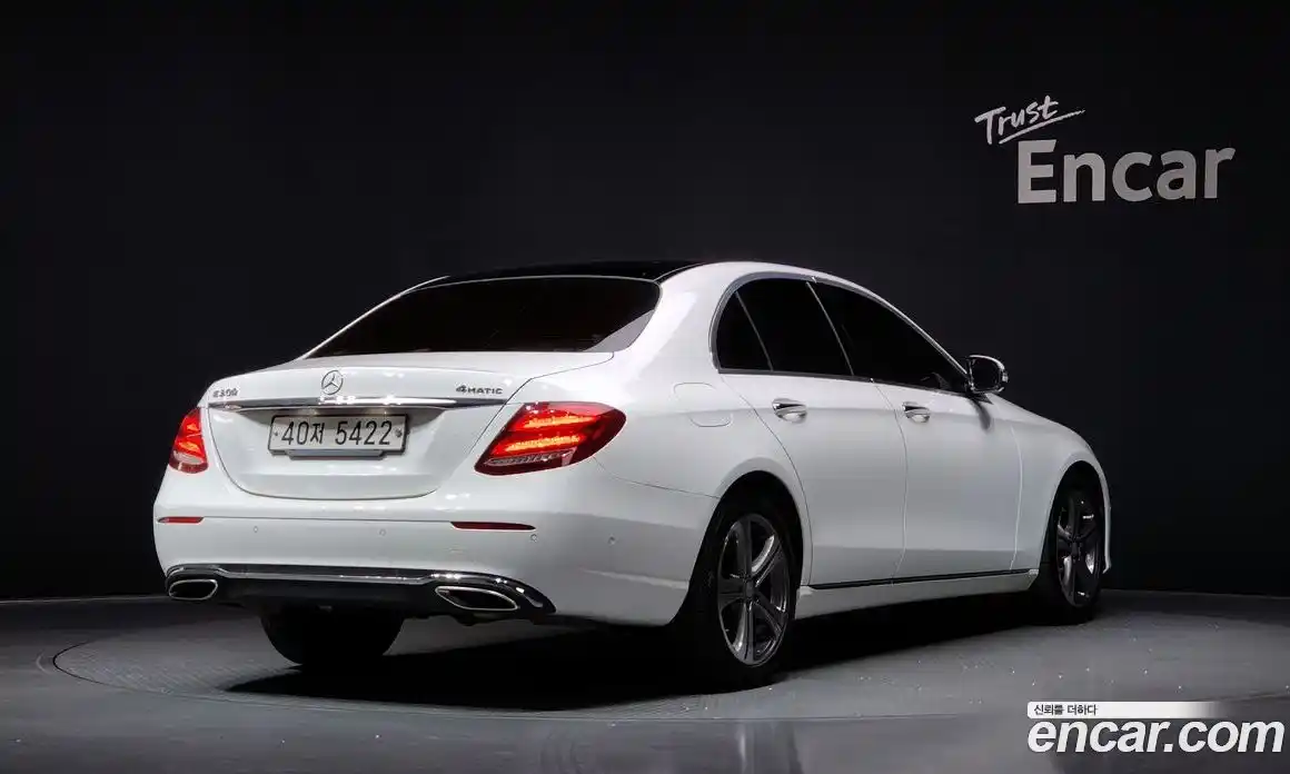 Mercedes-Benz E-Class 2017 2.0 Автомат в Москве № 160955, фото 11