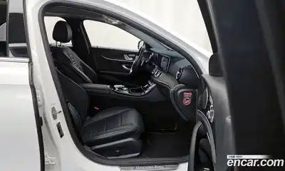 Mercedes-Benz E-Class 2017 2.0 Автомат в Москве № 160955, миниатюра 12
